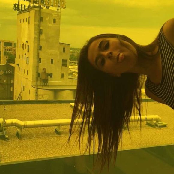 Meet your Posher, Rachel - Picture 1 of 1